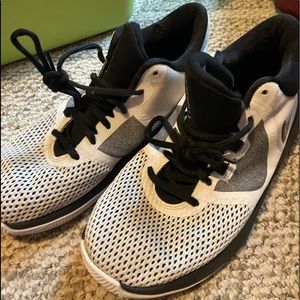Size 7 mens nike basketball shoes